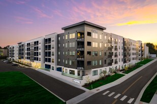 Aspire Kenwood Apartments