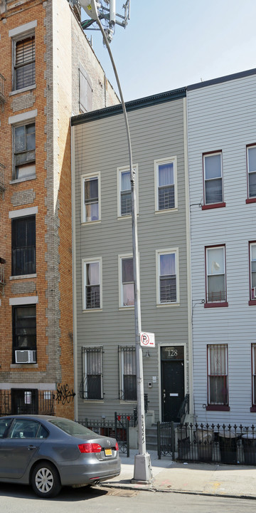 128 Palmetto St in Brooklyn, NY - Building Photo