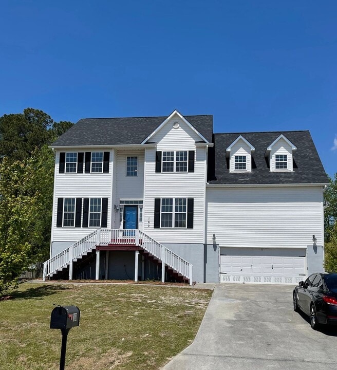 160 Forest Bluff Dr in Jacksonville, NC - Building Photo