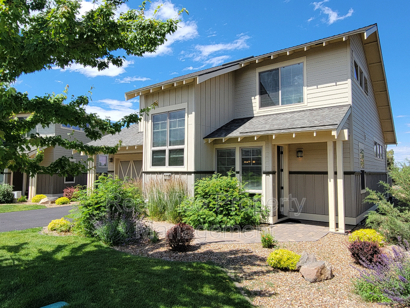 11116 Desert Sky Loop in Redmond, OR - Building Photo