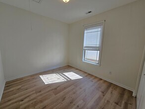 185 Bur Oak Dr in Taylors, SC - Building Photo - Building Photo