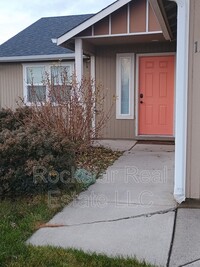 12424 W Meadow Ct in Airway Heights, WA - Foto de edificio - Building Photo