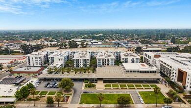 The Stuart at Sierra Madre Villa in Pasadena, CA - Foto de edificio - Building Photo