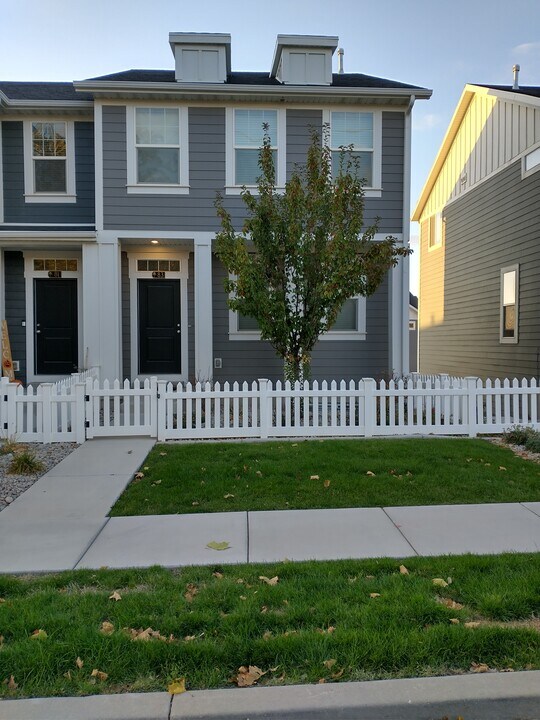 83 N Orch Dr in North Salt Lake, UT - Building Photo
