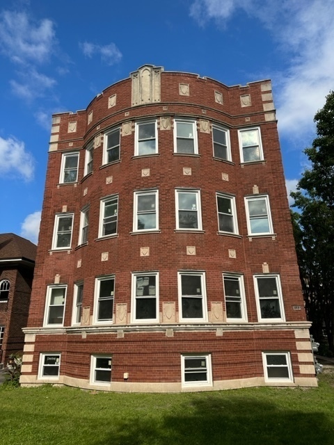 1111 Bonnie Brae in River Forest, IL - Foto de edificio