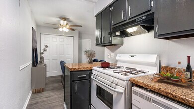 Brookhill Apartments in Toledo, OH - Foto de edificio - Building Photo