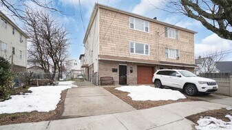 146-06 228th St in Queens, NY - Building Photo