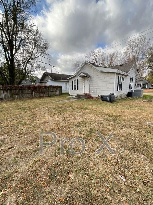 514 N Tucker St in Pittsburg, KS - Building Photo - Building Photo