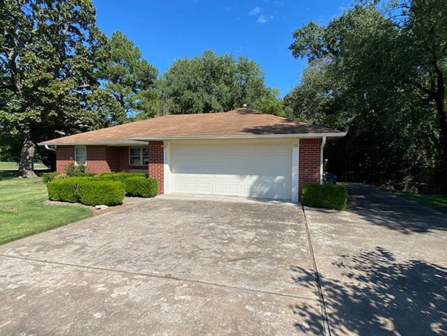 519 N F St in Rogers, AR - Building Photo - Building Photo