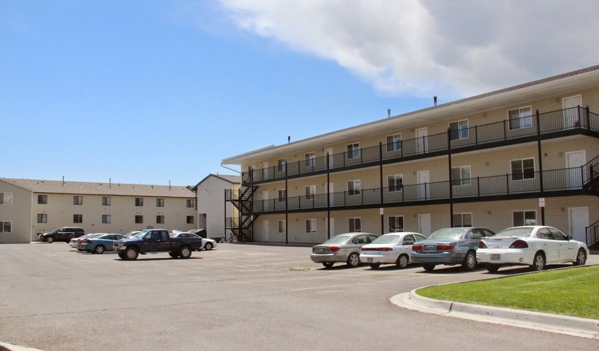 Cedars Apartments in Rexburg, ID - Foto de edificio