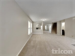 9899 Olympic Cir in Indianapolis, IN - Building Photo - Building Photo