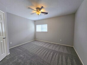 1423 Stone Bluff Dr in Houston, TX - Building Photo - Building Photo