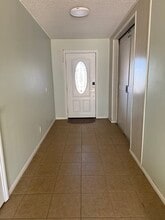 17805 Bascom St in Hesperia, CA - Foto de edificio - Building Photo