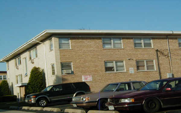 8636 W Grand Ave in River Grove, IL - Building Photo - Building Photo