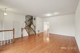 14789 Truitt Farm Dr in Centreville, VA - Foto de edificio - Building Photo