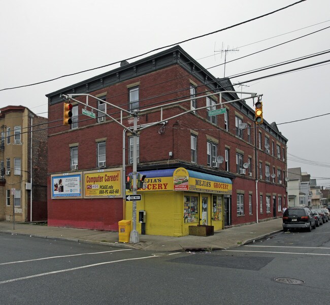 58 Hamilton Ave