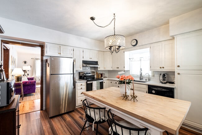 property at 535 W Montclaire Ave