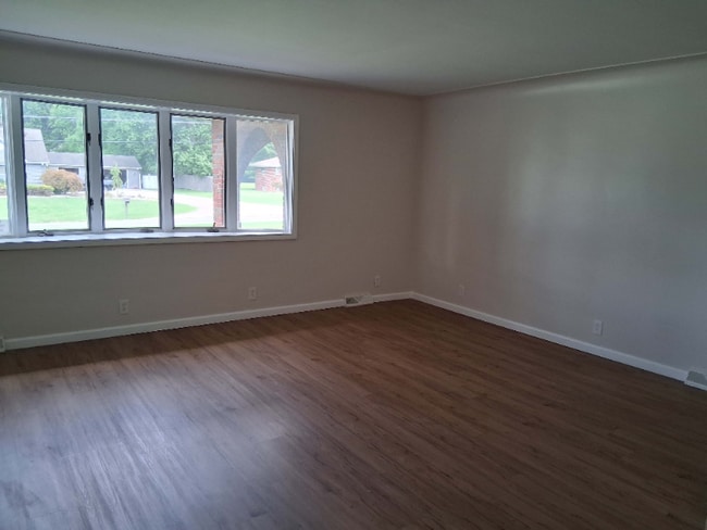 1550 Harding Ave in Mineral Ridge, OH - Building Photo - Building Photo