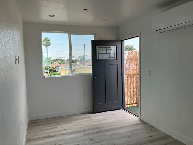 11033 Burin Ave, Unit 1.2 in Inglewood, CA - Building Photo - Building Photo
