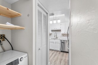 235 6th St NW in Winter Haven, FL - Building Photo - Building Photo