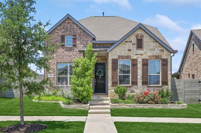 1016 Lamp Post Ln in Argyle, TX - Building Photo