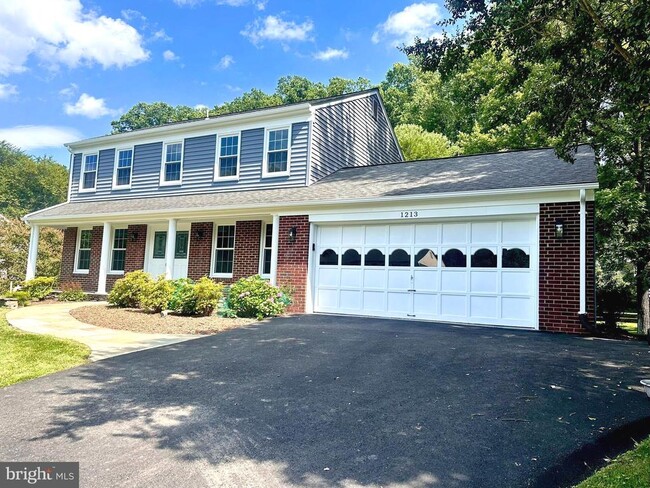 property at 1213 Forestville Dr