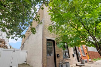 1215 N Hancock St, Unit B in Philadelphia, PA - Building Photo - Building Photo