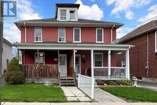 112 Agnes St in Oshawa, ON - Building Photo