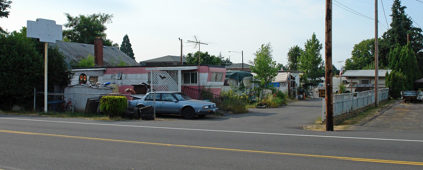 4130 State St in Salem, OR - Foto de edificio