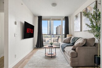 434-438 8 Ave SE in Calgary, AB - Building Photo - Building Photo