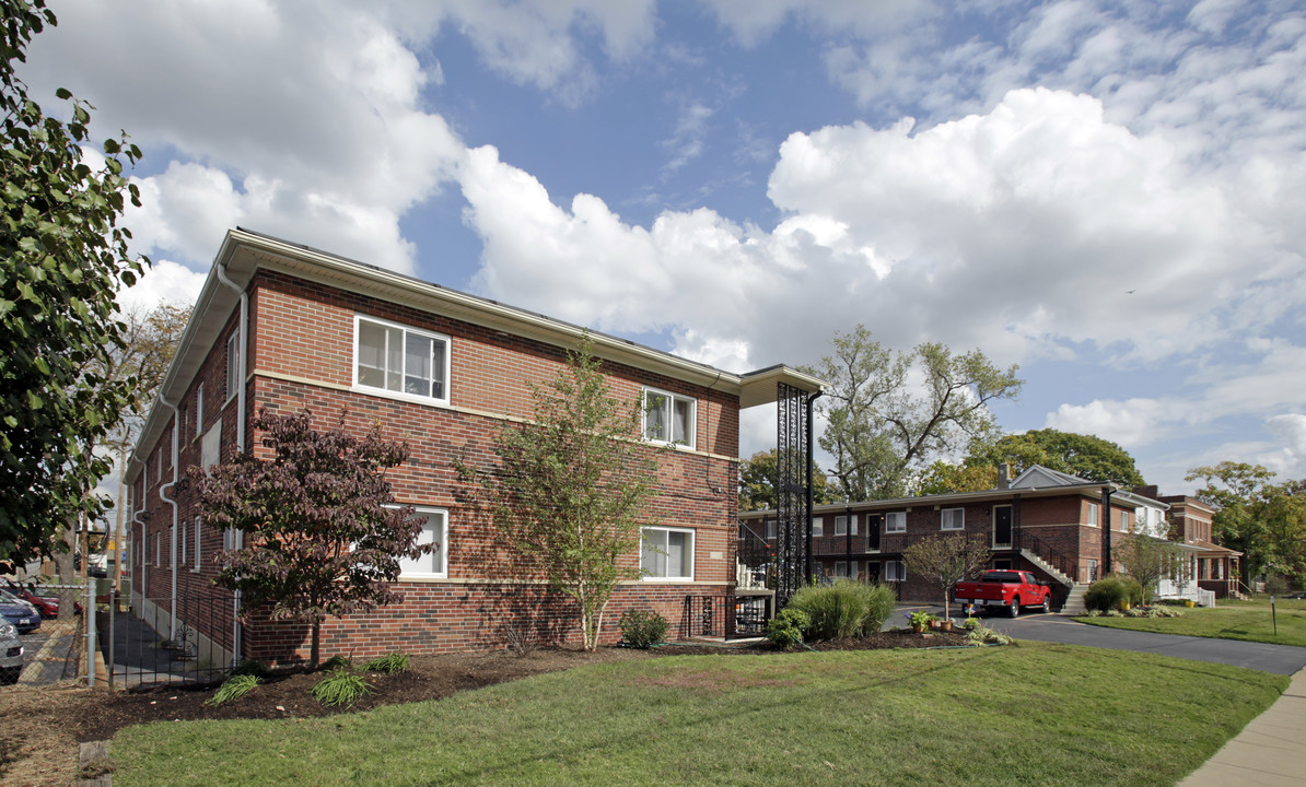 Southwest Court Apartments in St. Louis, MO - Building Photo