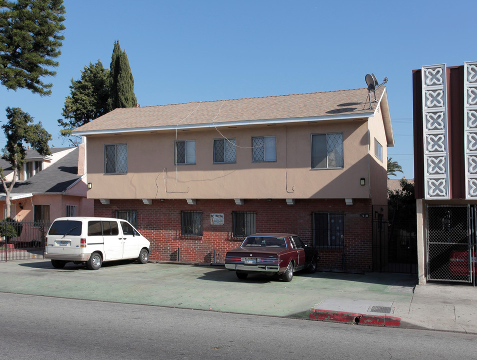 7118 Seville Ave in Huntington Park, CA - Building Photo