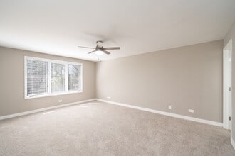 Valley Lo Towers in Glenview, IL - Foto de edificio - Interior Photo