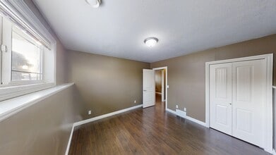 10272 A 85 St in Grande Prairie, AB - Building Photo - Building Photo