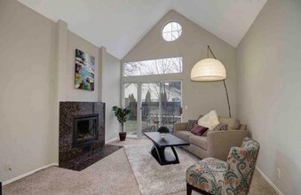 1738 Valdora St in Davis, CA - Building Photo - Building Photo