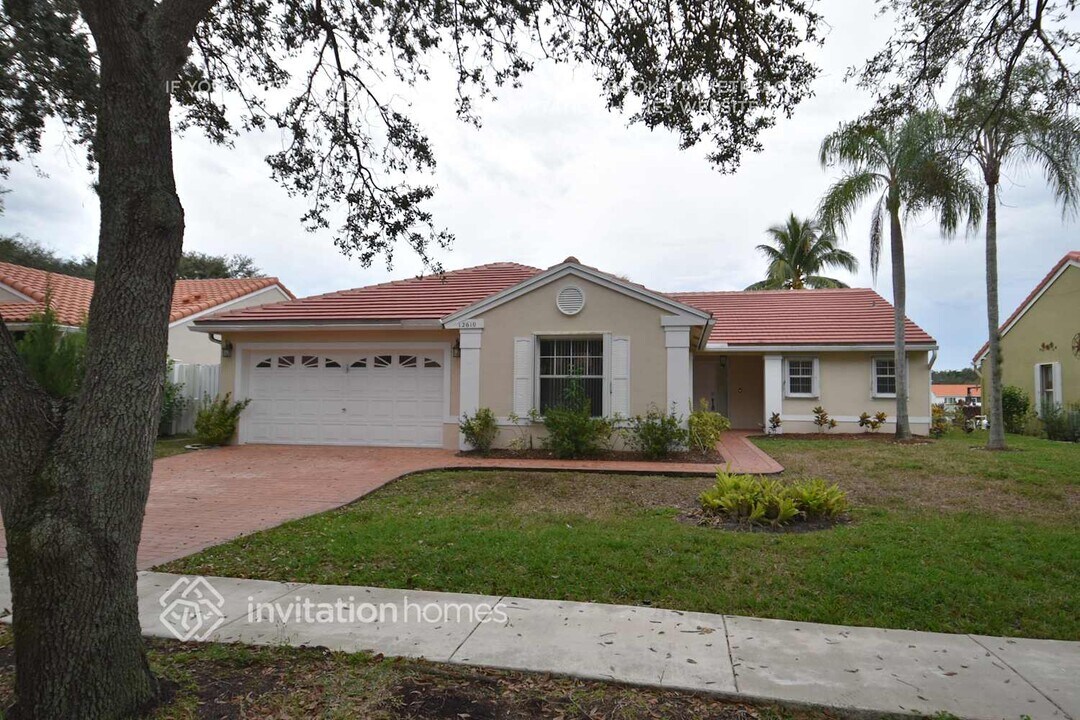 12610 SW 18th St in Miramar, FL - Building Photo