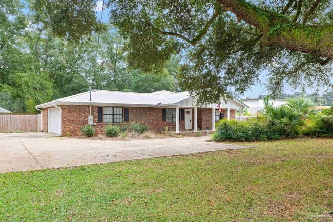 4624 Santa Rosa Dr in Milton, FL - Building Photo - Building Photo
