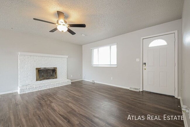 10290 Benton St in Westminster, CO - Foto de edificio - Building Photo