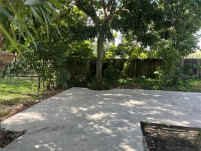 931 NW 34th Way in Fort Lauderdale, FL - Building Photo - Building Photo