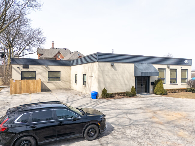 Paradigm Grande in Burlington, ON - Building Photo - Building Photo