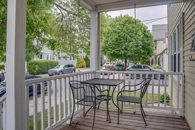 26 Donnybrook Rd, Unit 2 in Boston, MA - Foto de edificio - Building Photo