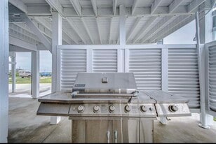 1256 Canal E in Port Bolivar, TX - Building Photo