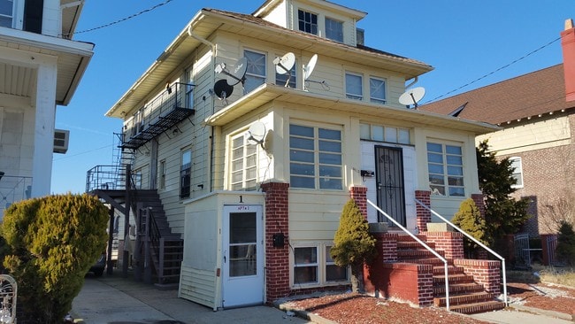 4915 Ventnor Ave, Unit Basement Apt