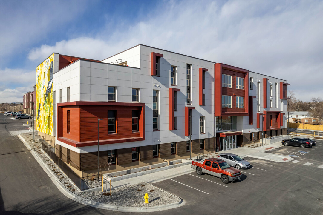 Caraway Apartments in Denver, CO - Building Photo