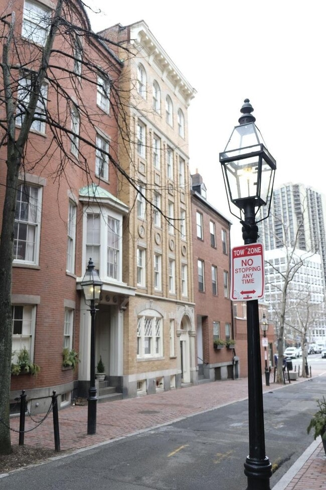 11 Temple Pl, Unit 3 in Boston, MA - Building Photo - Building Photo