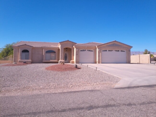 property at 2781 Inca Dr