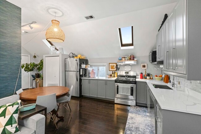 2518 N Campbell Ave, Unit 3 in Chicago, IL - Building Photo - Building Photo