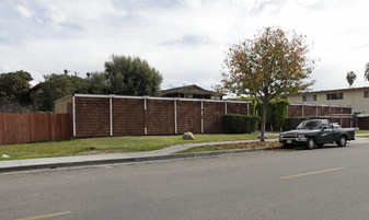 1982-1984 Maple Ave Apartments