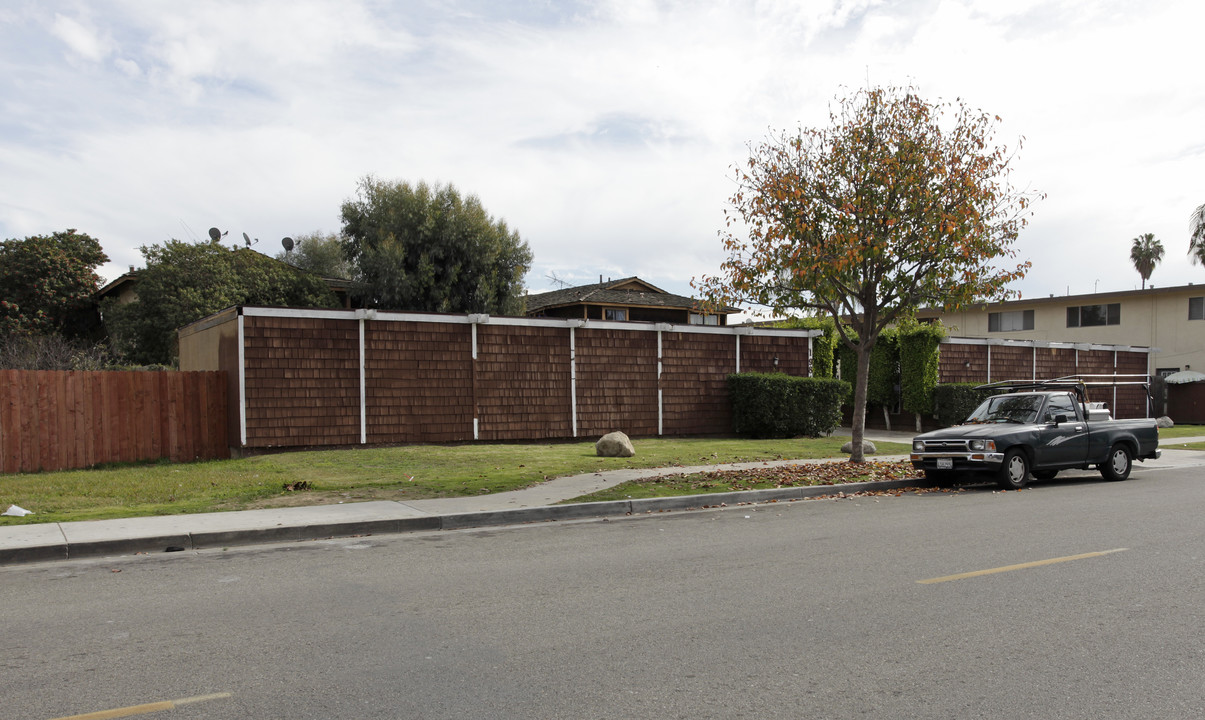 1982-1984 Maple Ave in Costa Mesa, CA - Building Photo