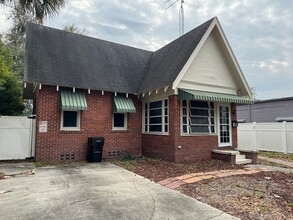 17 NW 7th Terrace in Gainesville, FL - Foto de edificio - Building Photo